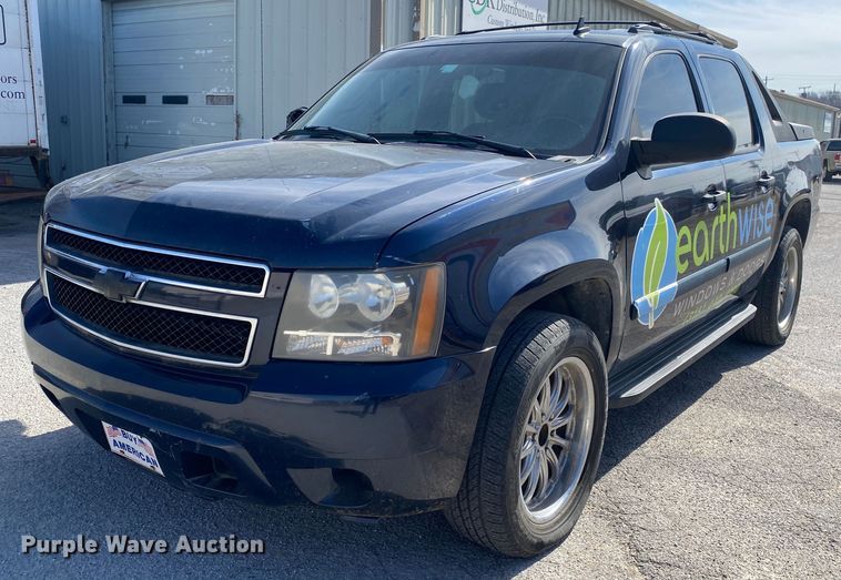 2008 Chevrolet Avalanche  Crew Cab pickup truck - KV9729