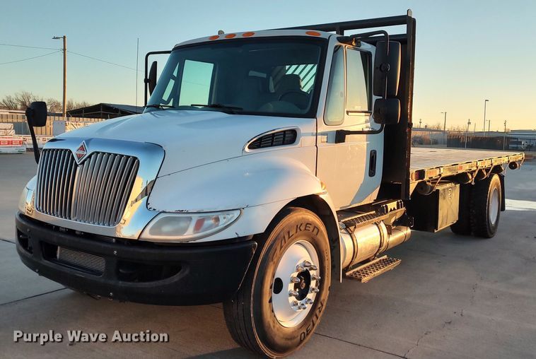 2012 International DuraStar 4300  dump flatbed truck - LF9533