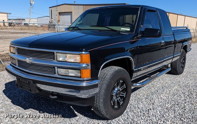 1997 Chevrolet K1500  Ext. Cab pickup truck - LF9571