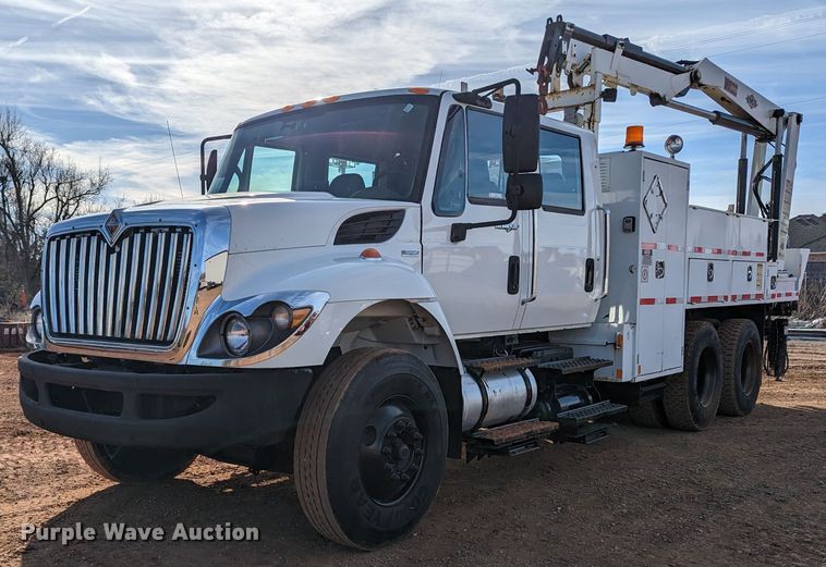 2009 International 7400  utility / service truck - LF9576