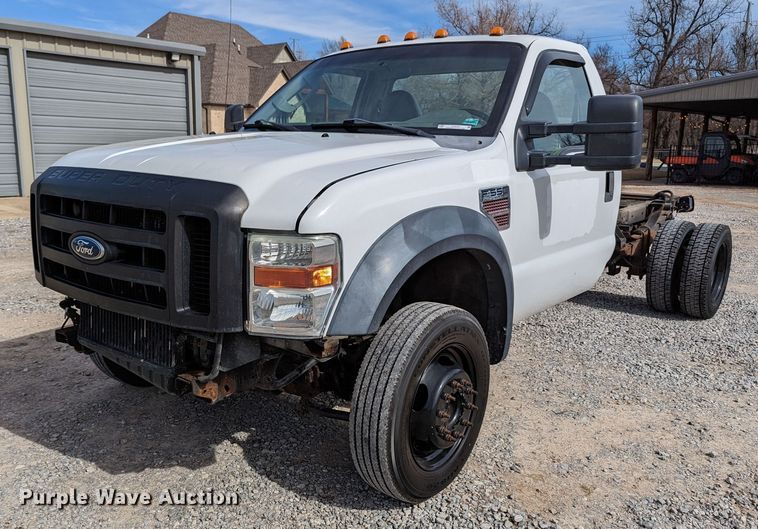 2009 Ford F550 Super Duty  truck cab and chassis - LF9590