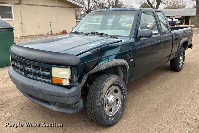 1994 Dodge Dakota  Club Cab pickup truck - LT9463