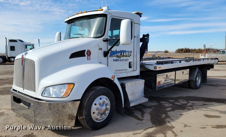 2009 Kenworth T270  rollback truck - LX9295