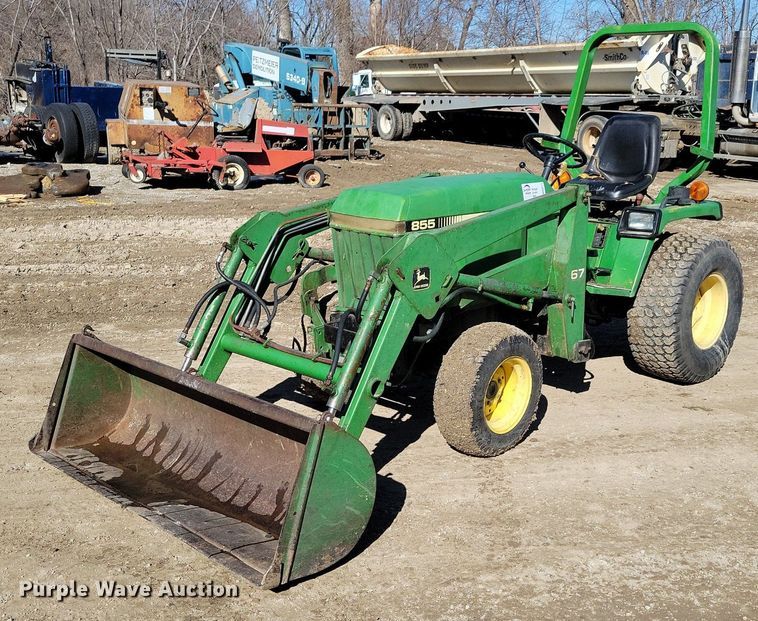 John Deere 855  MFWD tractor - DM8217