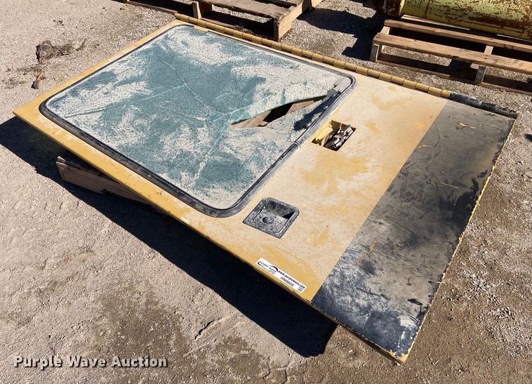 Caterpillar  door - HN9806