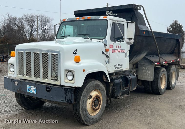 1996 International 2554  dump truck - ID9461