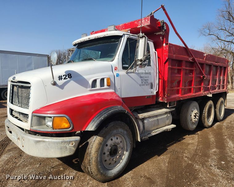 1999 Sterling LT9513  dump truck - JB9636
