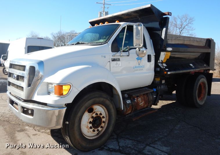 2011 Ford F750 Super Duty  dump truck - DK7620