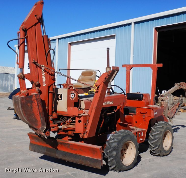 2000 Ditch Witch R40  trencher - DN6276