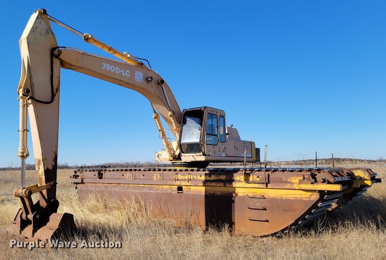 1988 John Deere 790D  amphibious excavator - DO4172