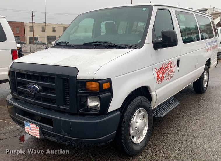 2013 Ford E350 Super Duty XL  van - DP8619