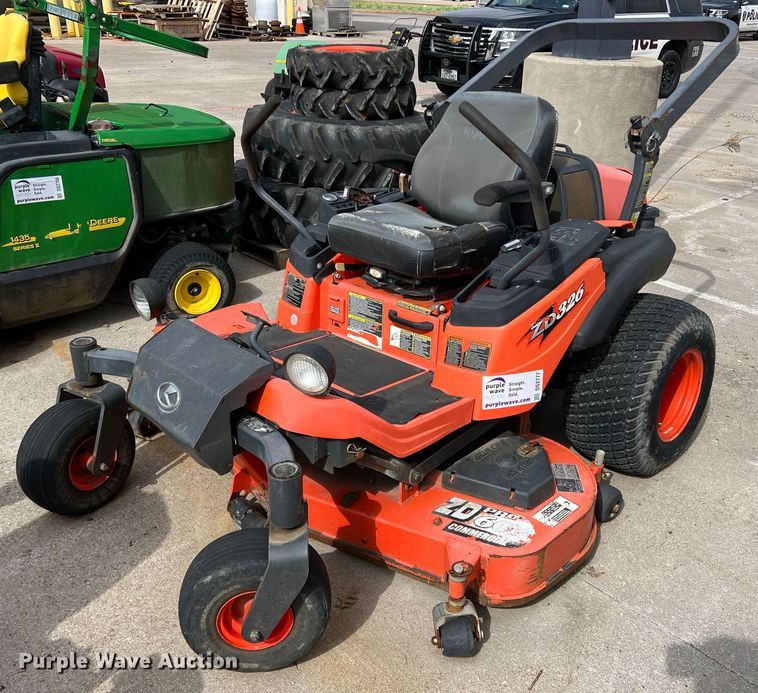 Kubota ZD326  ZTR lawn mower - DS2777