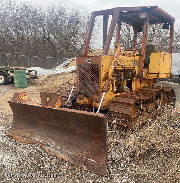 1986 Case 450C  dozer - KV9719