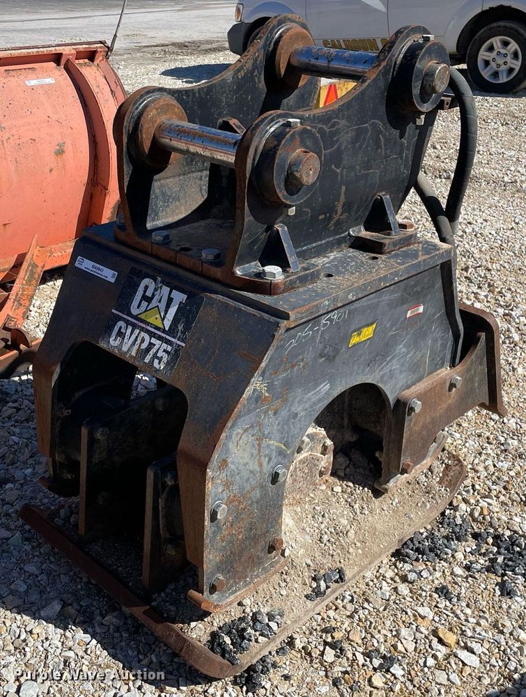 Caterpillar CVP75  excavator plate compactor - MA9943