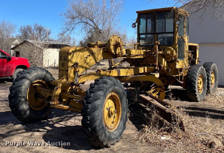 1963 Caterpillar 12E  rigid frame motor grader - MA9961