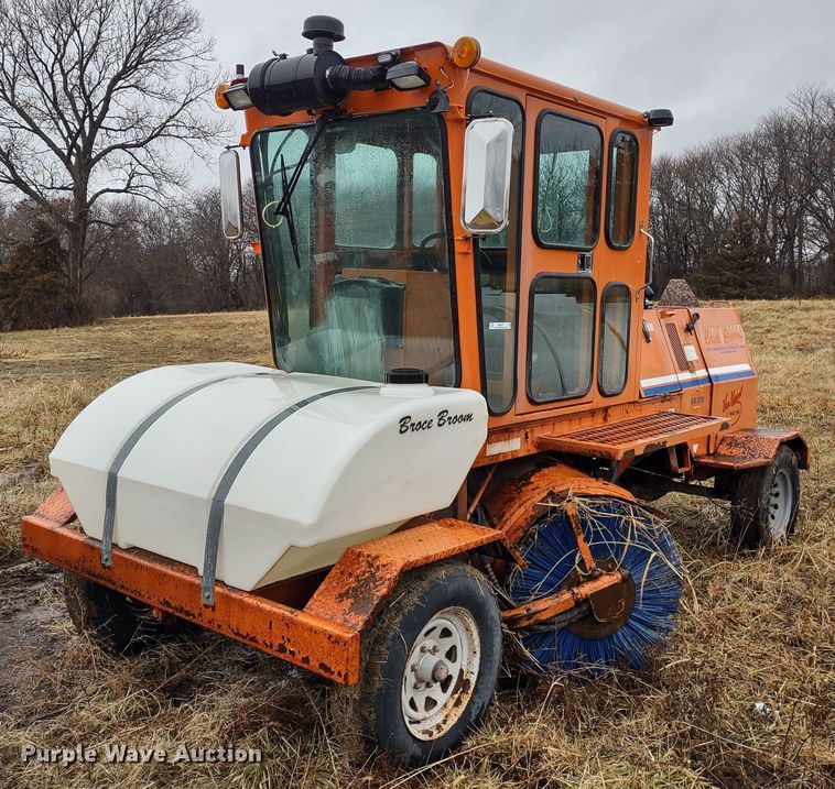 2012 Broce KR350  broom - MD9331
