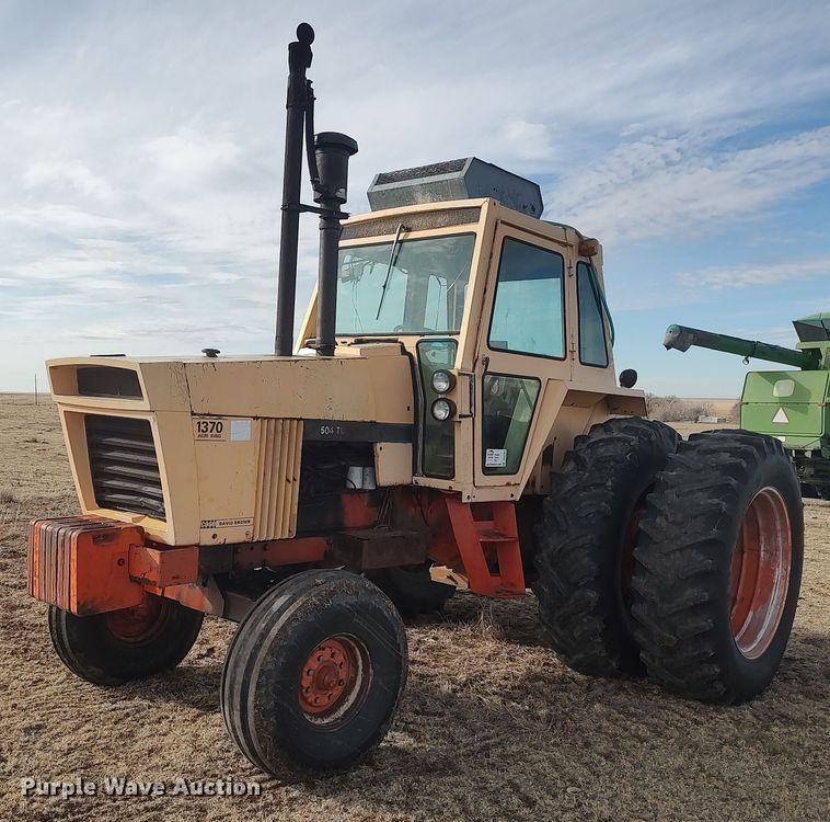 Case 1370  Agri-King tractor - DO3765
