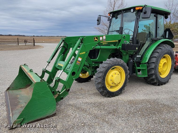 2014 John Deere 5055E  MFWD tractor - HG9425