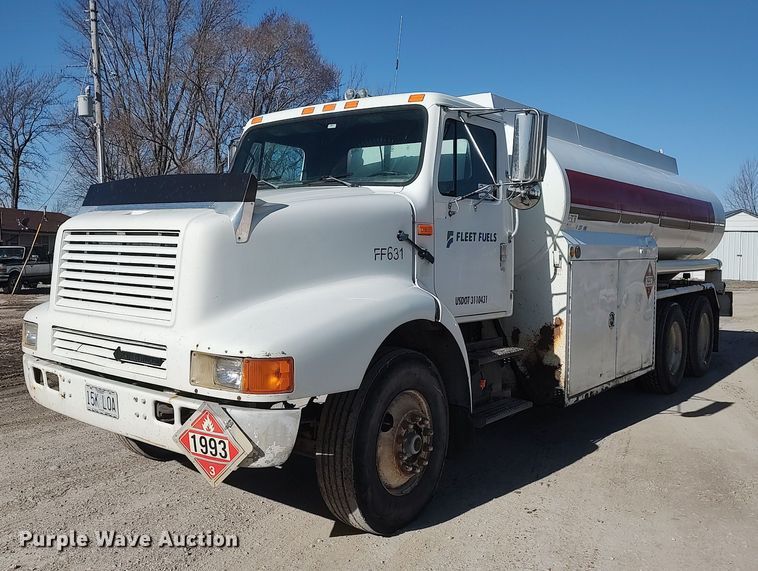 1994 International 8200  tank truck - DO3832