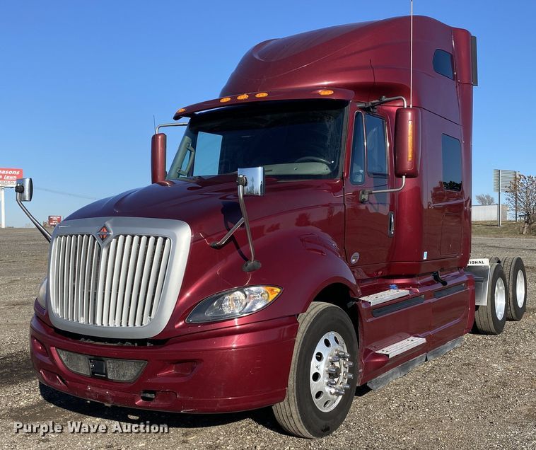 2017 International ProStar Plus 122  semi truck - JW9169