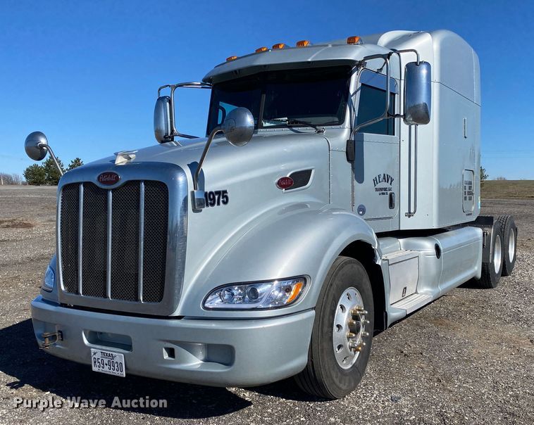 2014 Peterbilt 386  semi truck - KW9002
