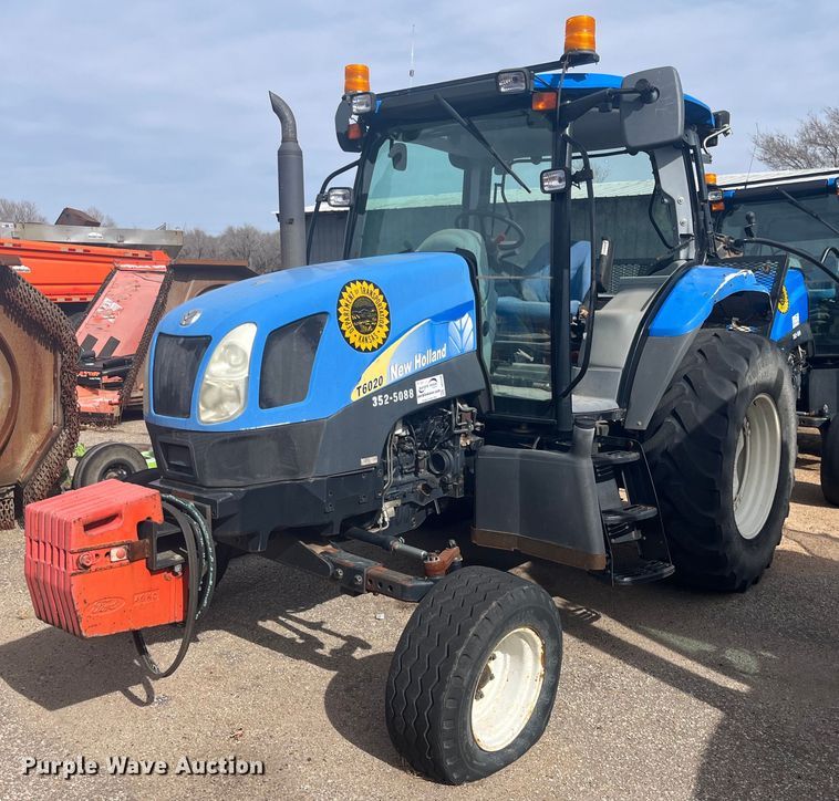 2009 New Holland T6020  tractor - DG5390