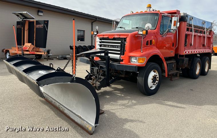 2003 Sterling LT7501  dump truck - LN9049