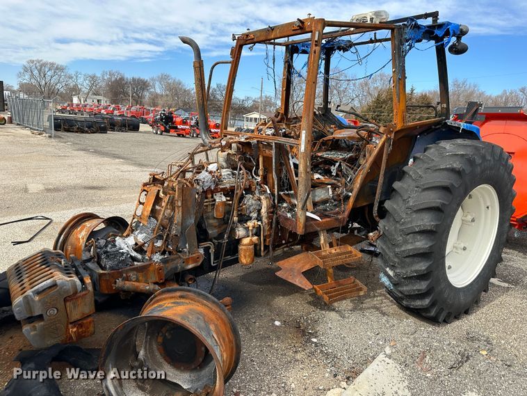 2011 New Holland T5070  MFWD tractor - LN9058