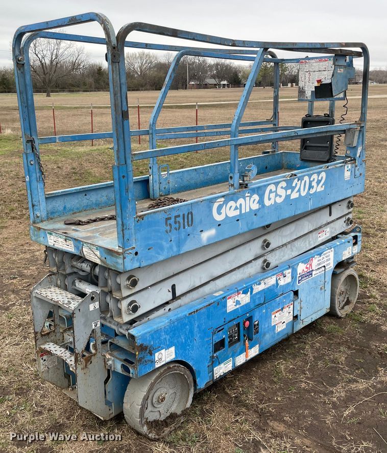Genie GS-2032  scissor lift - DQ5716
