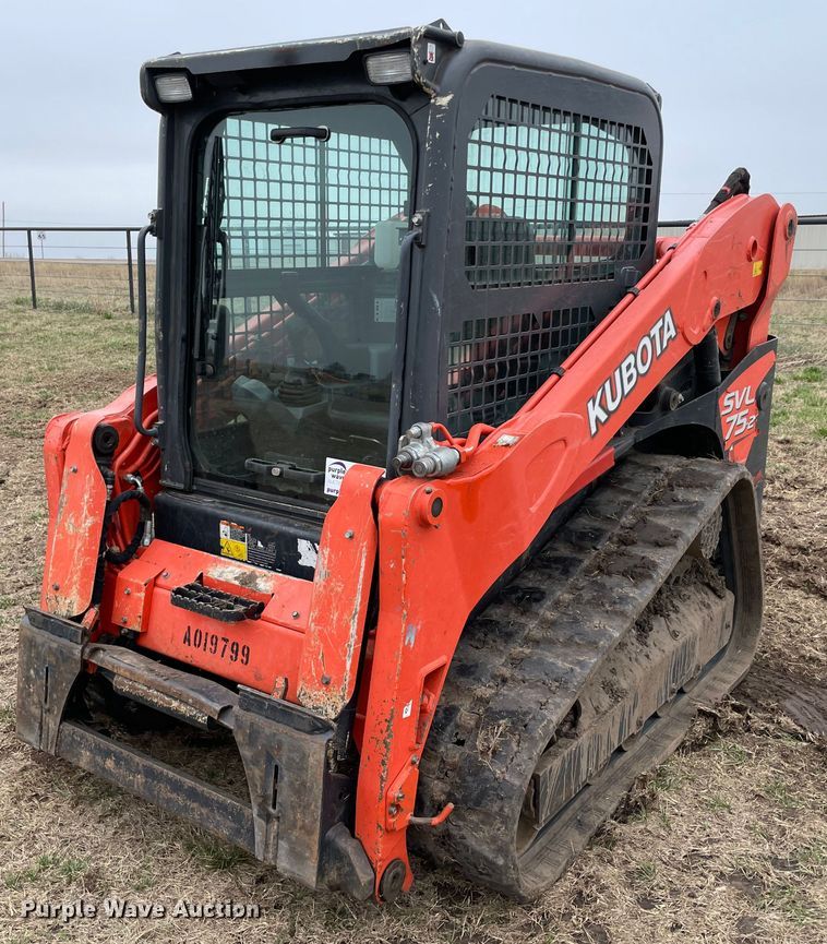 Kubota SVL75-2  tracked skid steer loader - DQ5727