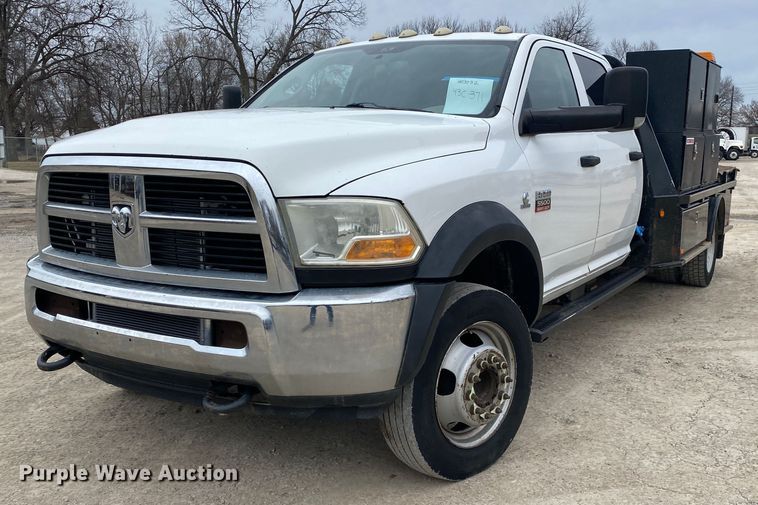2012 Dodge Ram 5500HD  Crew Cab flatbed truck - DN8221