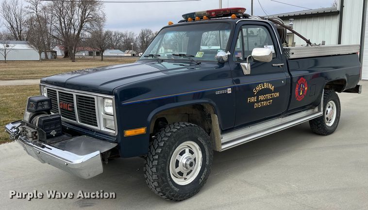 1987 GMC V3500  pickup truck - DP0469