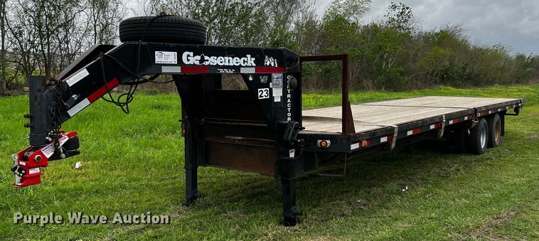 2007 Gooseneck A10A2  equipment trailer - DQ2001
