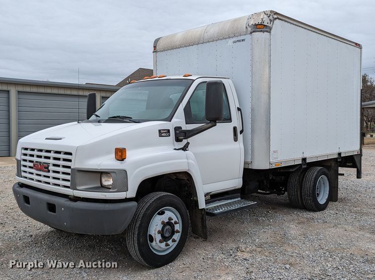 2006 GMC C4500  box truck - DR6811