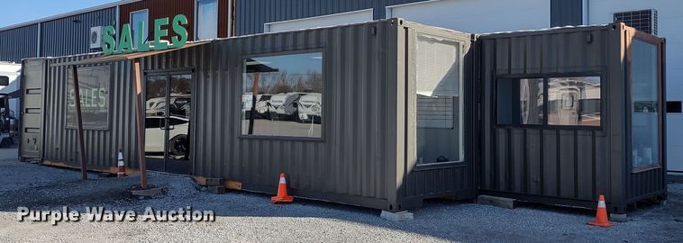 (3) 40' storage containers - DR8254