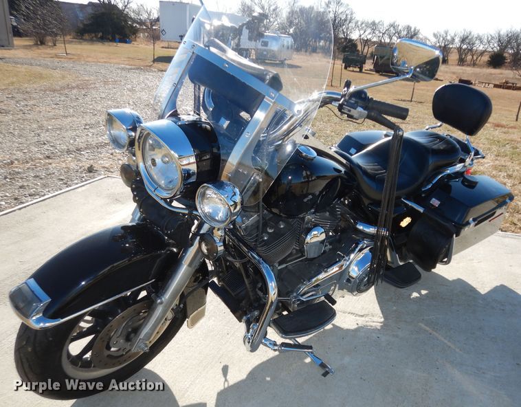 2007 Harley Davidson Road King Police  motorcycle - JR9012