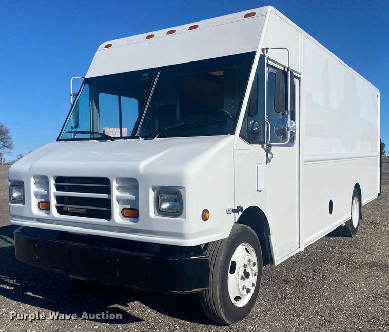 2007 Freightliner MT55  delivery van - JW9245