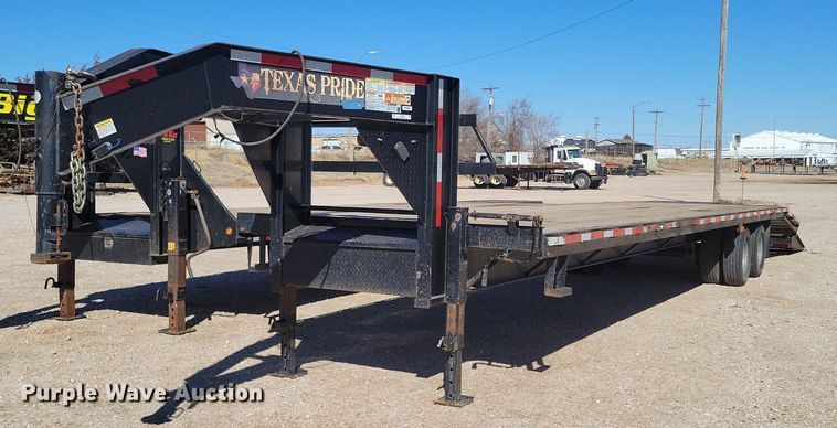 2019 Texas Pride  equipment trailer - KD9298