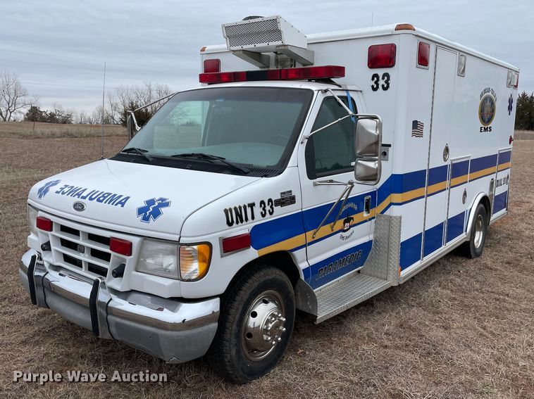 2000 Ford E450 Super Duty  ambulance - MM9326
