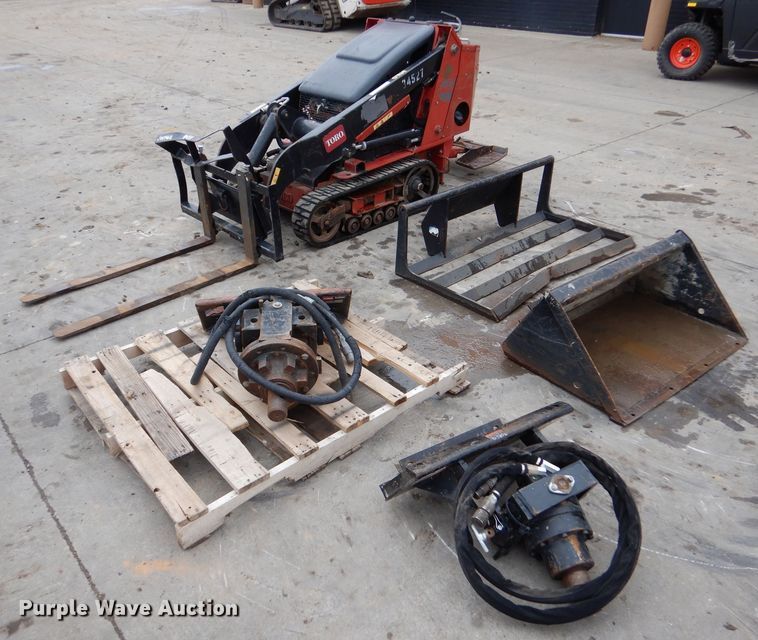 2016 Toro TX427  compact utility loader - MP9113