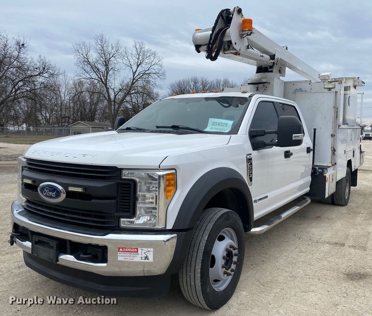 2017 Ford F550 Super Duty XL  Crew Cab bucket truck - DN8219