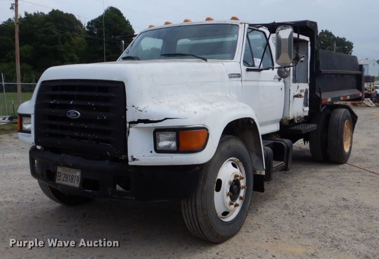 1995 Ford F800  dump truck - DO1486