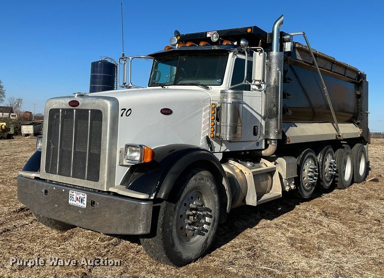 2012 Peterbilt 367  dump truck - DR6026