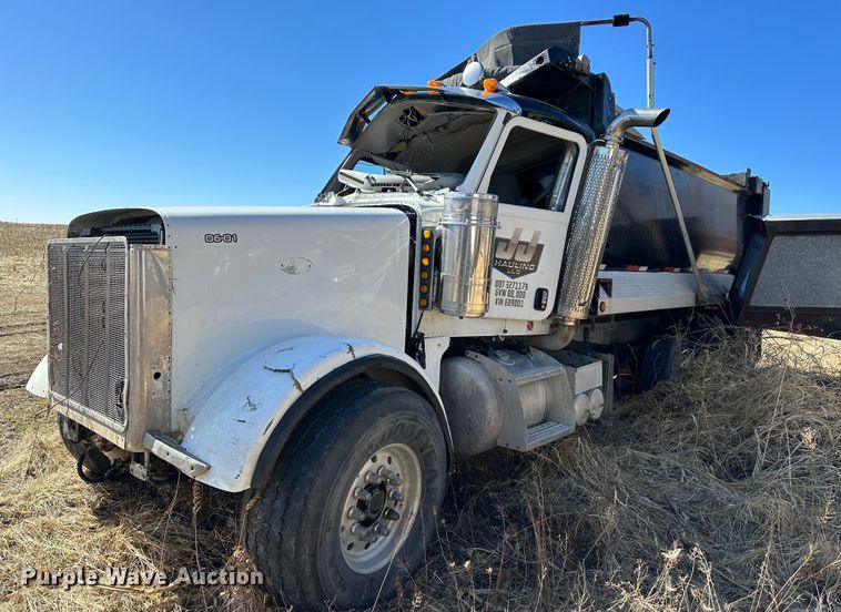 2007 Peterbilt 357  dump truck - DR6037