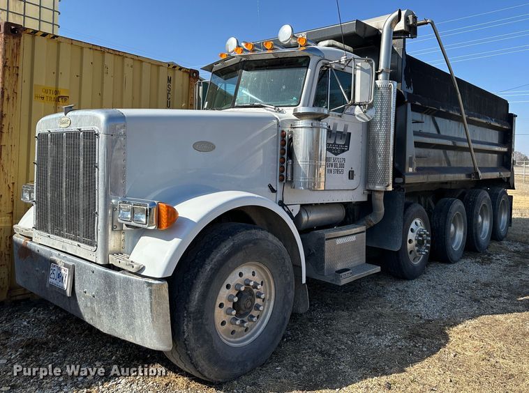 1995 Peterbilt 378  dump truck - DR6039