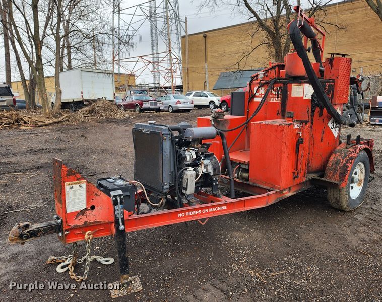 2010 Crafco SS125  melter applicator - JB9604