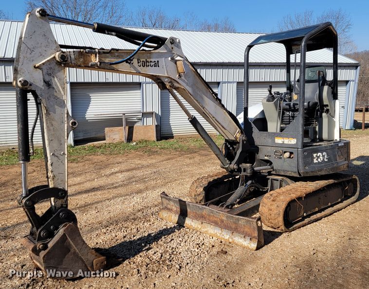 2011 Bobcat E32  mini excavator - JL9352