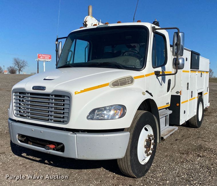 2010 Freightliner M2  utility / service truck - JW9171
