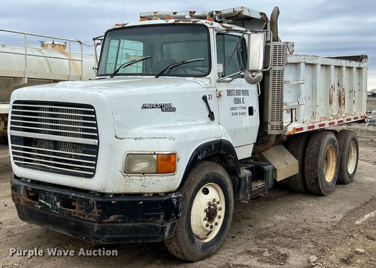1993 Ford L9000  dump truck - KR9534