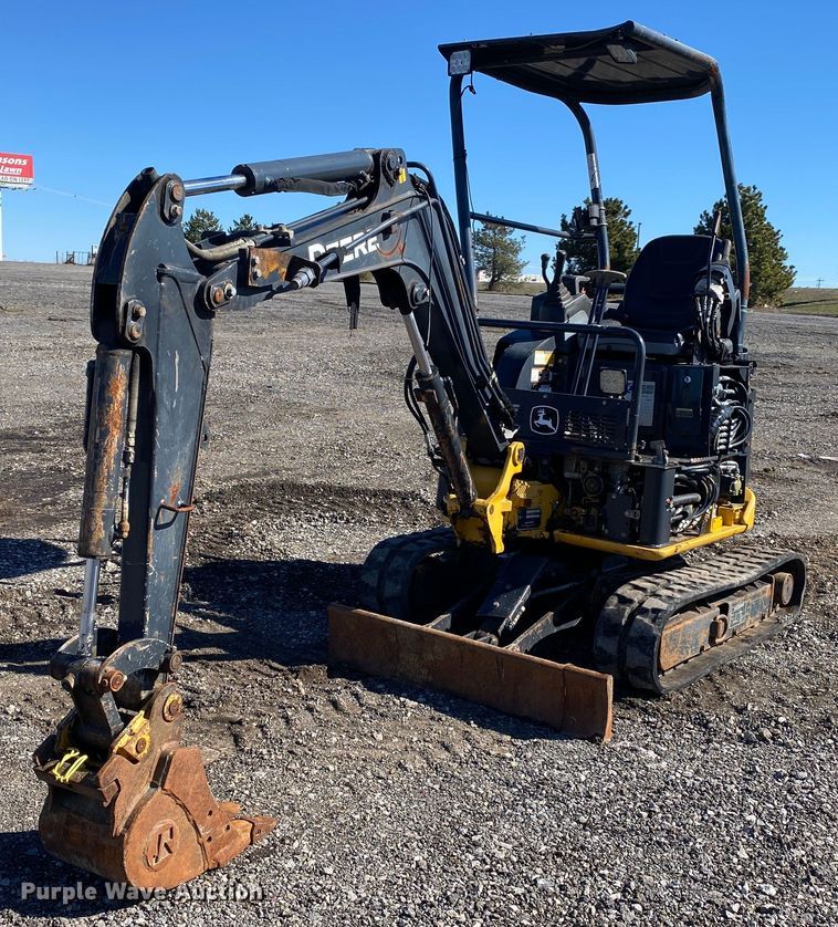 2014 John Deere 17D  mini excavator - KW9008
